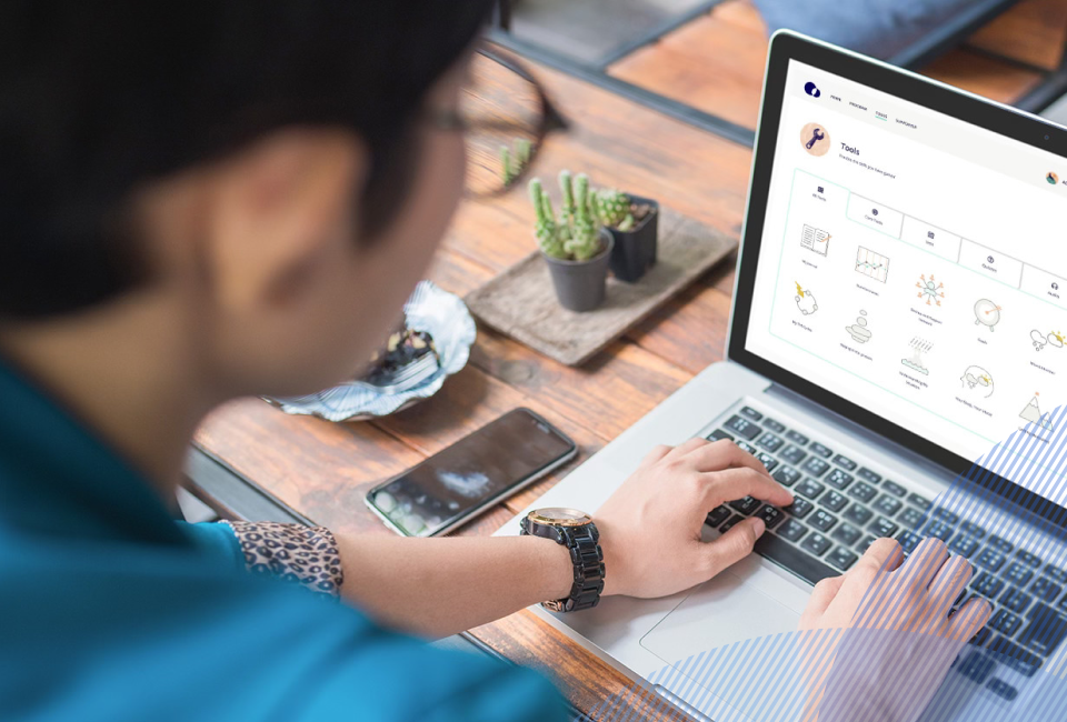 man using a SilverCloud on his laptop